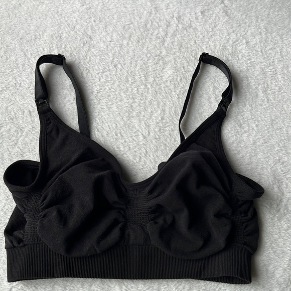 SKIMS Maternity/Nursing Sculpting Bra - Picture 4 of 9